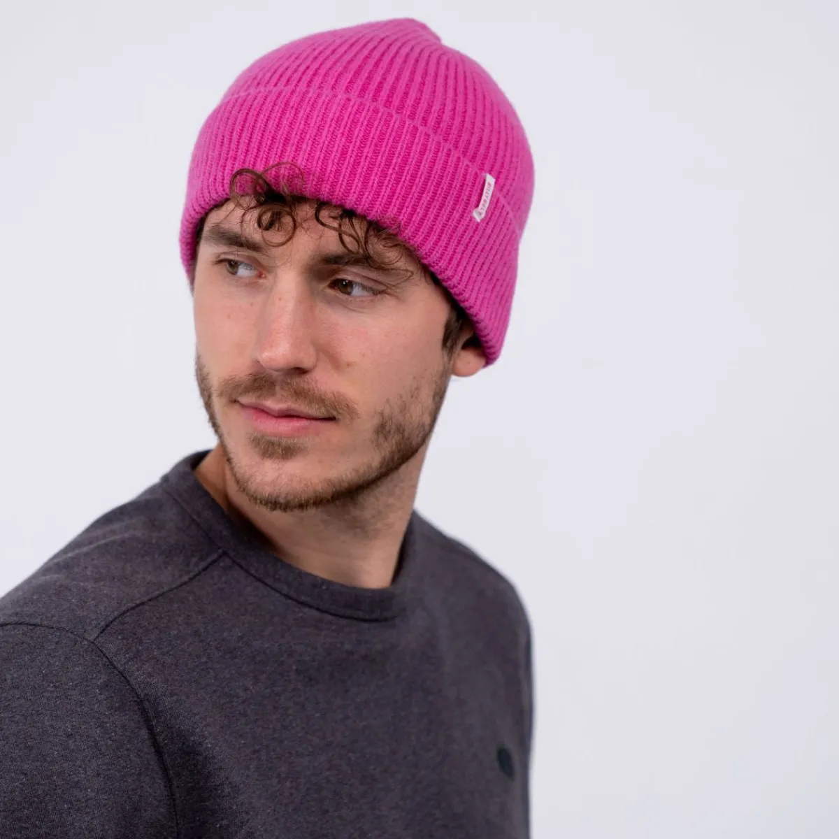 bonnet_en_laine_dagneau_rose_bubblegum_2.webp BILLYBELT Bonnet en laine d'agneau Rose bubblegum> Bonnets