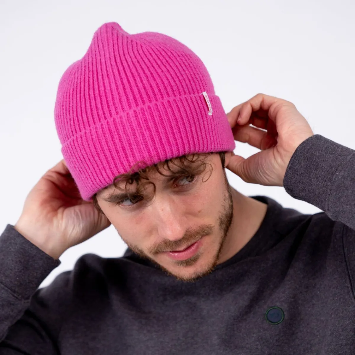 bonnet_en_laine_dagneau_rose_bubblegum_5.webp BILLYBELT Bonnet en laine d'agneau Rose bubblegum> Bonnets