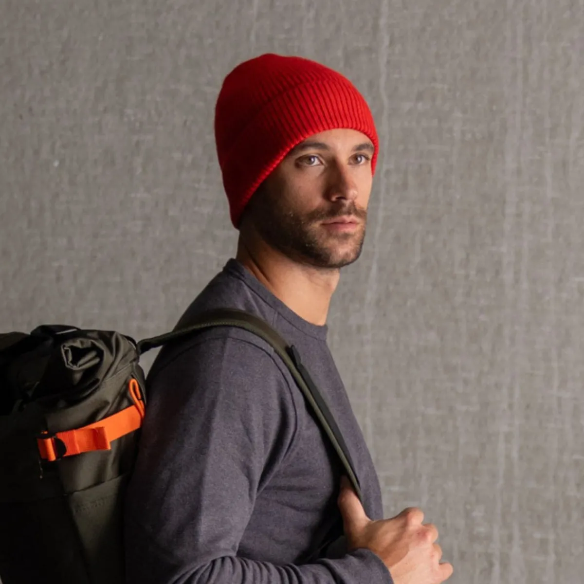 bonnet_en_laine_dagneau_rouge_3.webp BILLYBELT Bonnet en laine d'agneau Rouge> Bonnets