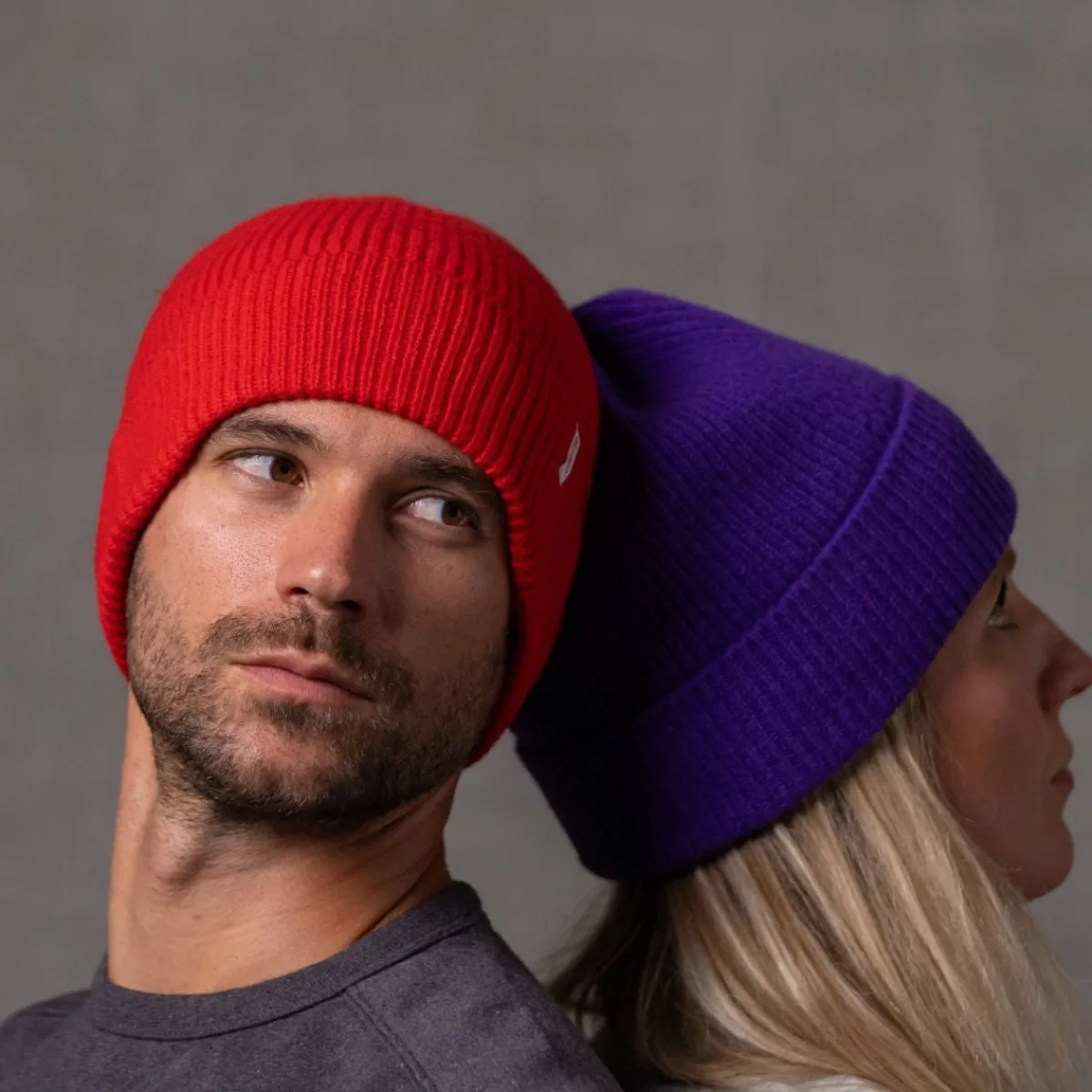 bonnet_en_laine_dagneau_rouge_4.webp BILLYBELT Bonnet en laine d'agneau Rouge> Bonnets