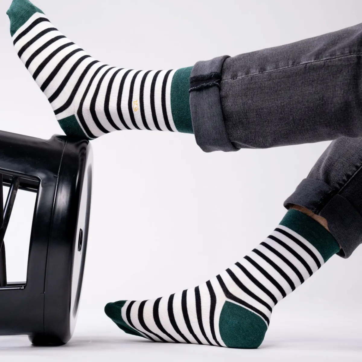 chaussettes_en_coton_peign_a_rayures_larges__blanc_ray_noir_2.webp BILLYBELT Chaussettes en coton peigné A rayures larges - Blanc, rayé noir>Homme Chaussettes Fantaisie