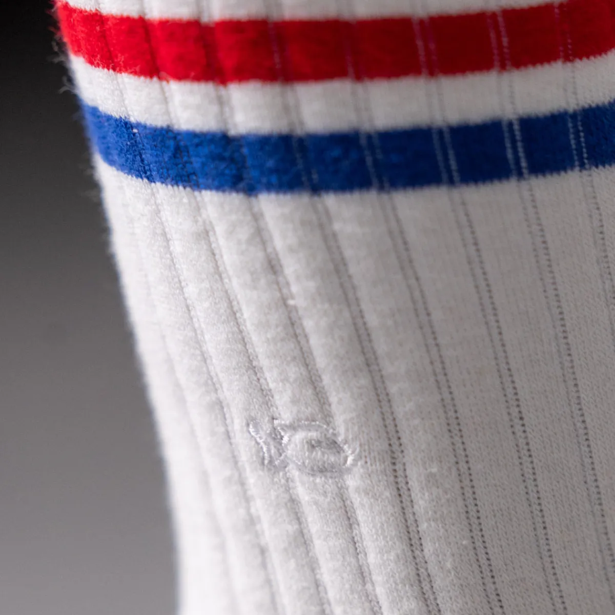 chaussettes_en_coton_peign_retro__blanc_ray_rouge_et_bleu_2.webp BILLYBELT Chaussettes en coton peigné Retro - Blanc, rayé rouge et bleu>Homme Chaussettes Fantaisie