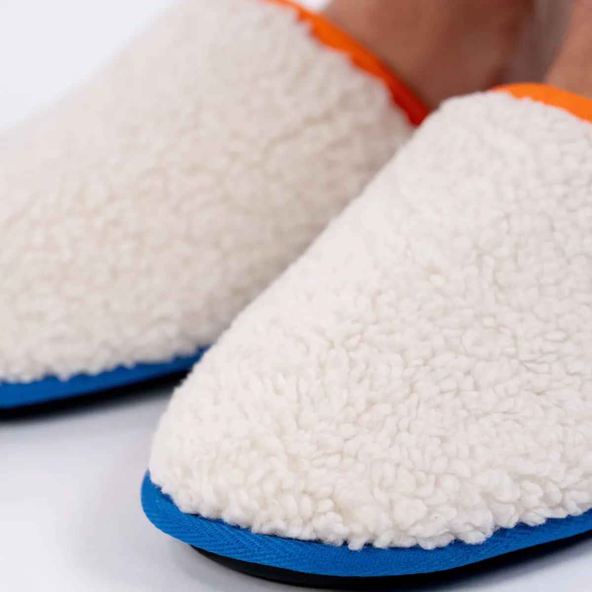 chaussons_en_sherpa_orange_3.webp BILLYBELT Chaussons en> Chaussons