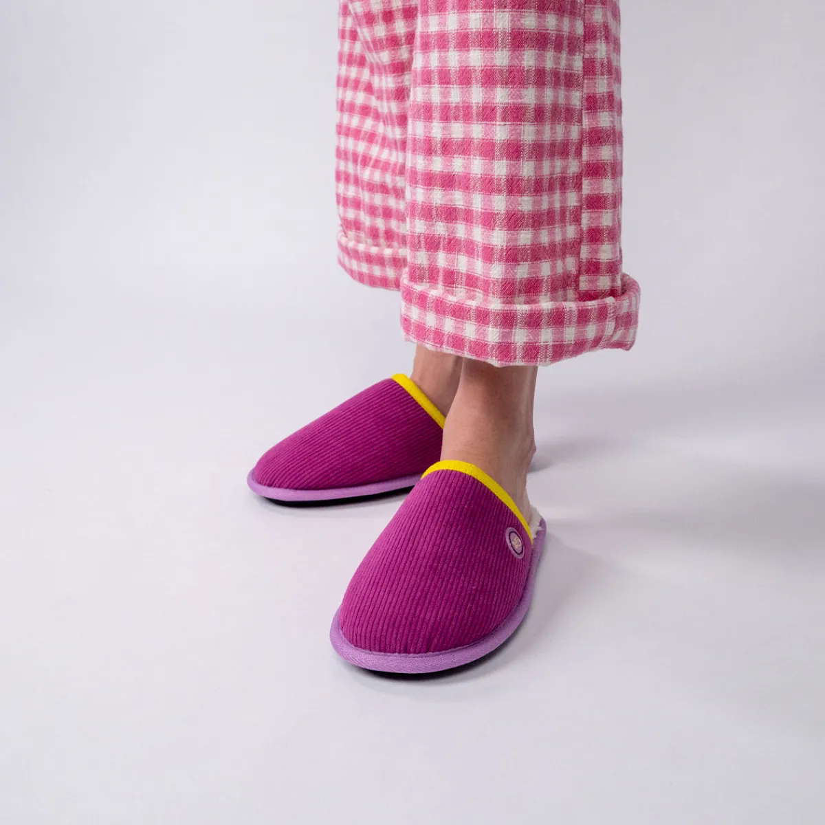 chaussons_en_velours_ctel_rose_3.webp BILLYBELT Chaussons en velours côtelé Rose> Chaussons