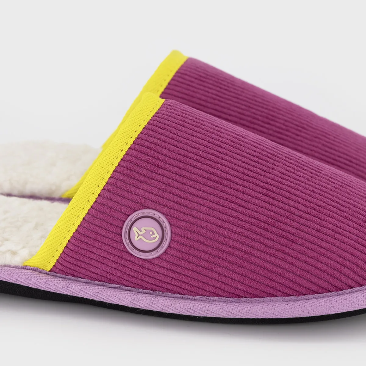 chaussons_en_velours_ctel_rose_4.webp BILLYBELT Chaussons en velours côtelé Rose> Chaussons