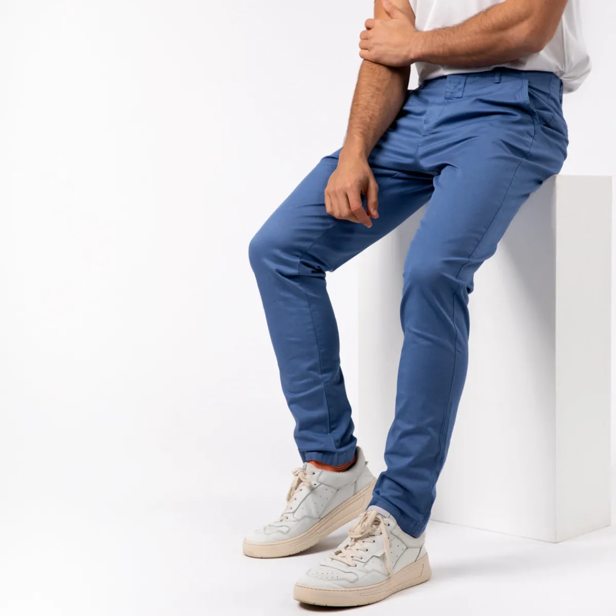 pantalon_chino_bleu_glacier_0.webp BILLYBELT Pantalon chino> Chinos