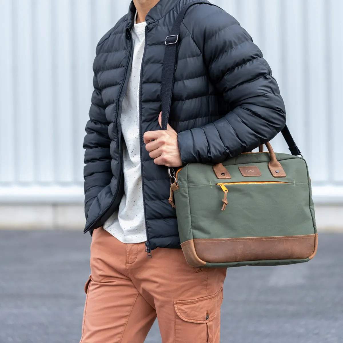 sacoche_dordinateur_kaki_et_orange_3.webp BILLYBELT Sacoche d'ordinateur> Sacs D'Ordinateur