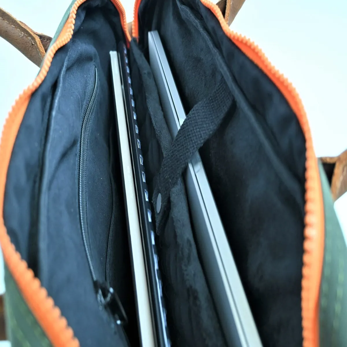 sacoche_dordinateur_kaki_et_orange_4.webp BILLYBELT Sacoche d'ordinateur> Sacs D'Ordinateur