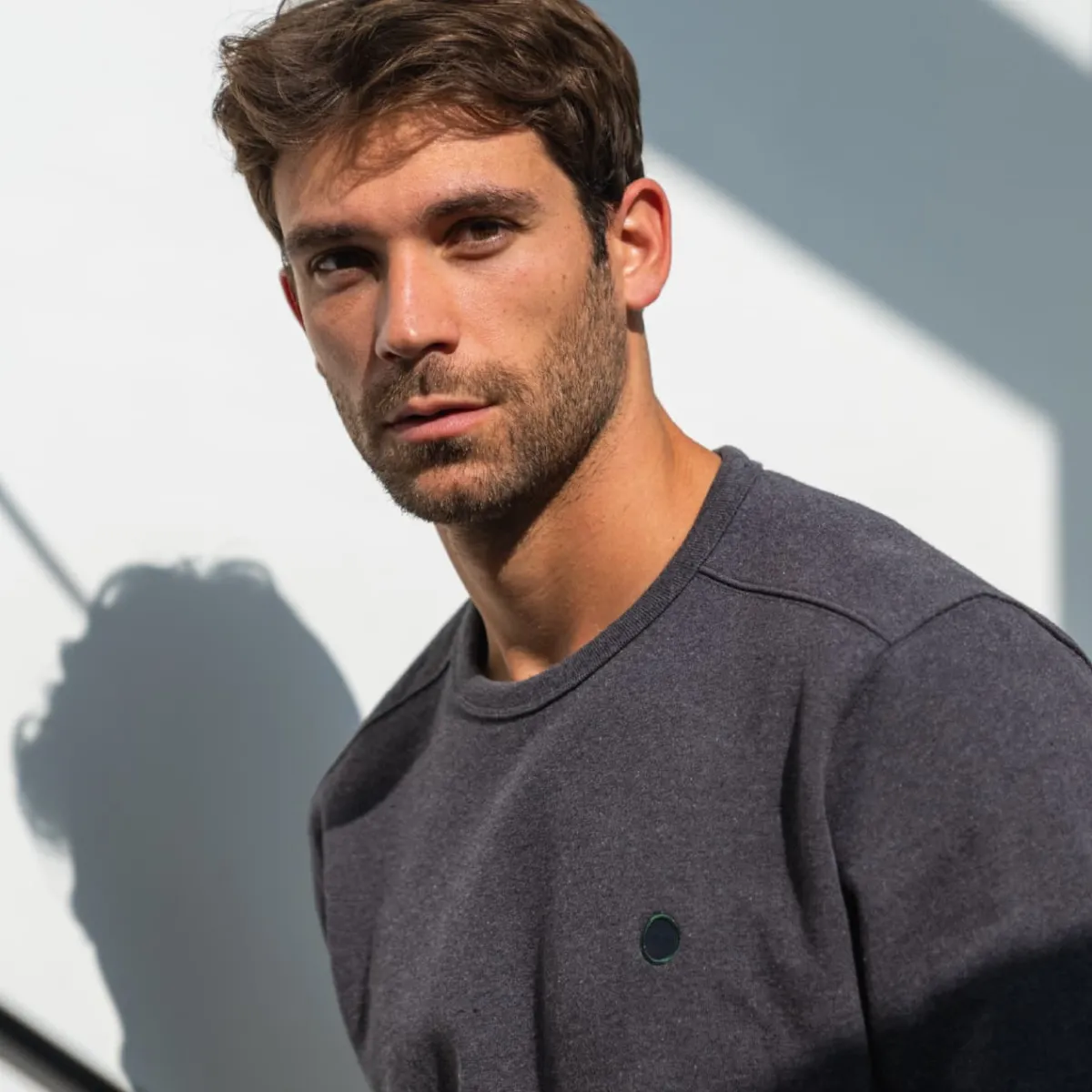 sweatshirt_en__coton_biologique_backpacker__gris_fonc_chin_2.webp BILLYBELT Sweatshirt en 100% coton biologique Backpacker - chiné> Sweatshirts