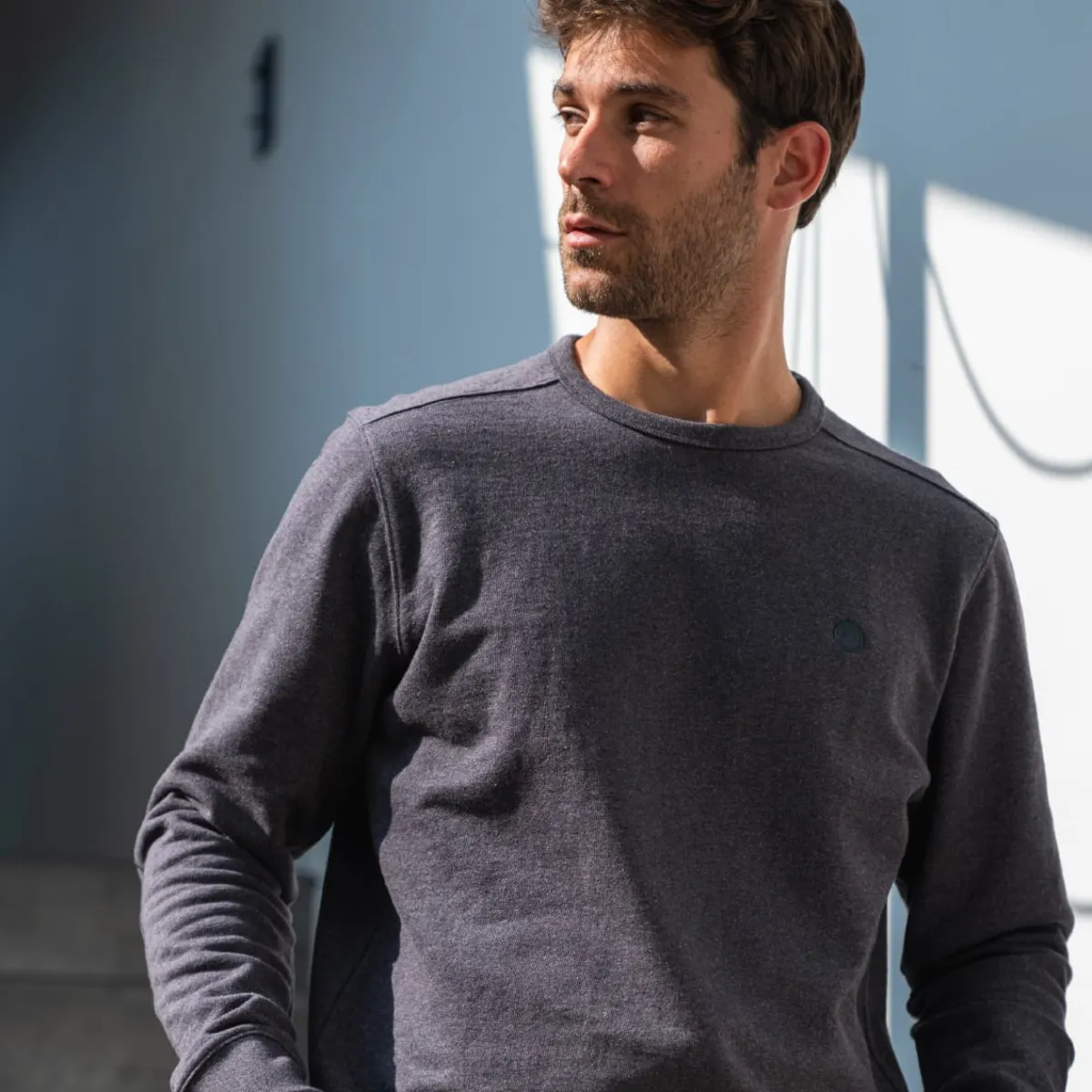 sweatshirt_en__coton_biologique_backpacker__gris_fonc_chin_3.webp BILLYBELT Sweatshirt en 100% coton biologique Backpacker - chiné> Sweatshirts