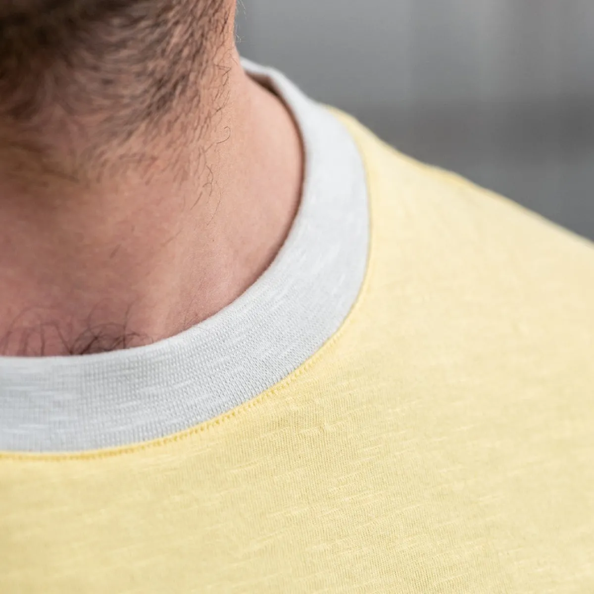 tshirt_en_coton_biologique_flamm__jaune_5.webp BILLYBELT T-shirt en coton biologique flammé -> T-Shirts