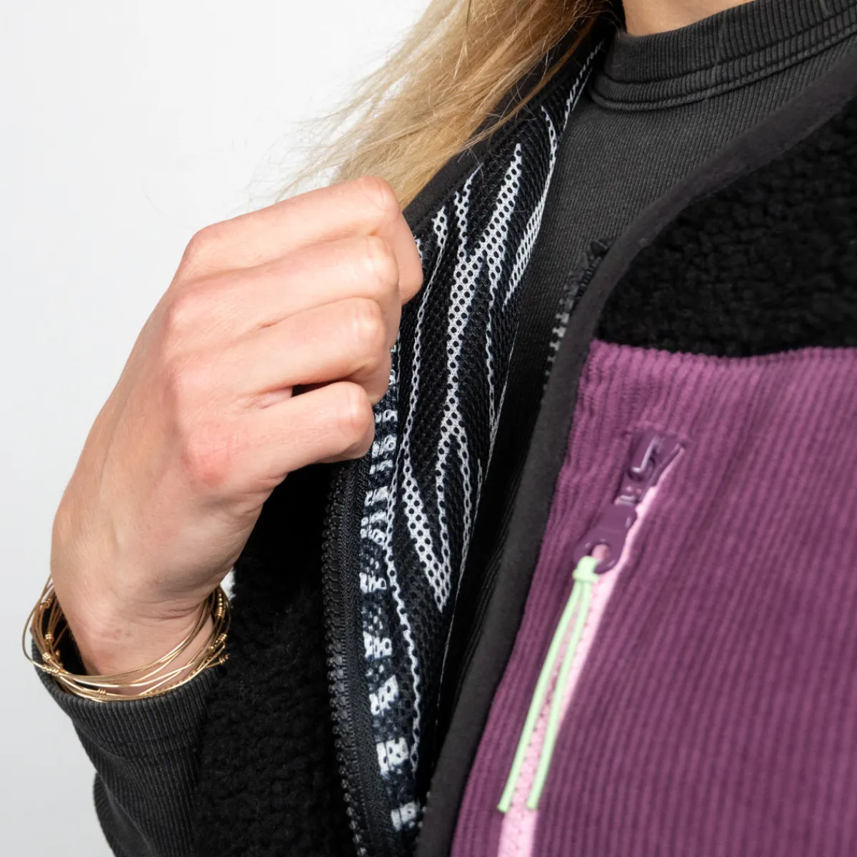 veste_sherpa_femme_zippe_sans_manches_noir_2.webp BILLYBELT Veste sherpa femme zippée sans manches Noir>Femme Vestes En Sherpa Femme